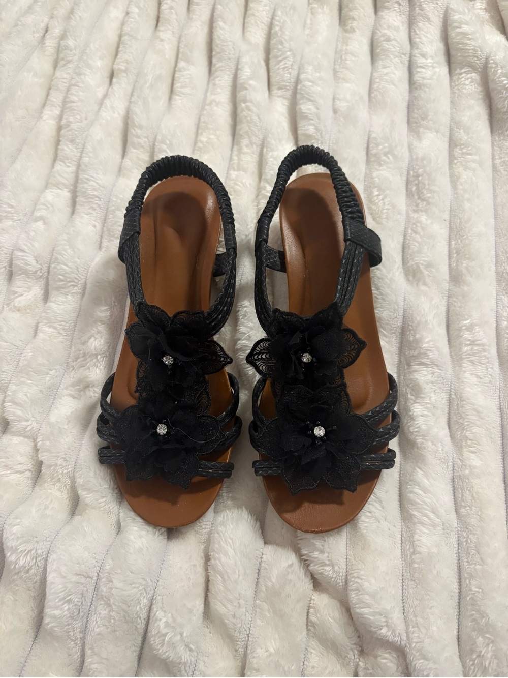 Women’s Black Floral Wedge Sandals Size 7 Elastic Slingback